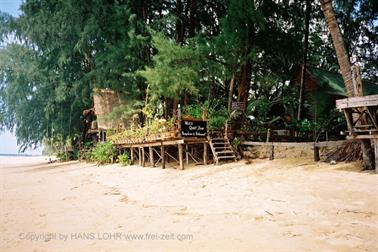 24 Thailand 2002 F1000006 Khao Lak Strandrestaurant_478